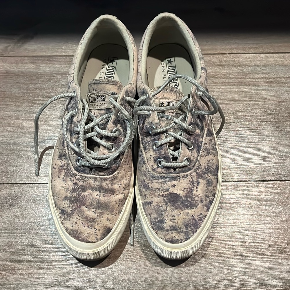 Super Rare John Elliott Collab with converse. Size 9 men’s shoes.